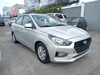 carros - Hyundai Verna 2020