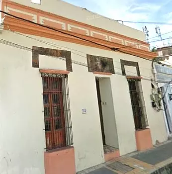 casas - CASA EN VENTA EN LA ZONA COLONIALExcelente ubicación.