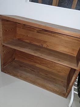 decoración y accesorios - Se vende estante en madera de cedro