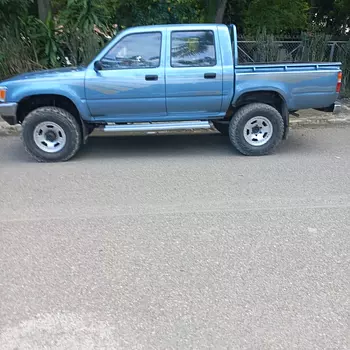 jeepetas y camionetas - Toyota hilux 1990