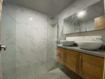 apartamentos - Rento apartamento en URB REAL    
145 mts neto 
3Hab
USD $1300