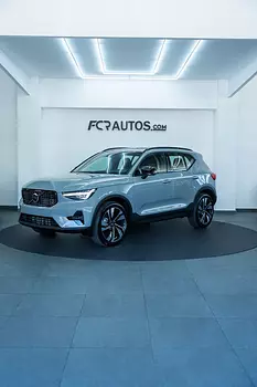 jeepetas y camionetas - VOLVO XC40 ULTIMATE DARK B5 2024