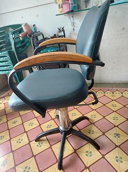 carteras y maletas - Vendo sillones para salon de belleza en condición 