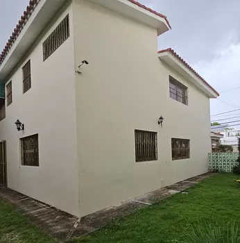 casas - Venta de Casa en La Castellana con Patio Zona Residencial