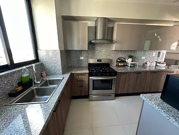apartamentos - Se Vende Apartamento en 7mo Piso  con vista despejada.
