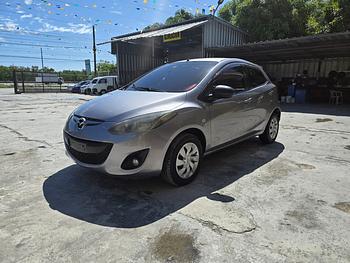carros - mazda Demio 2014