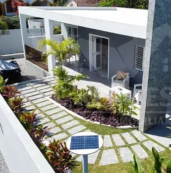 casas vacacionales y villas - VILLA AMUEBLADA DE 1 NIVEL CON 2 HABITACIONES Y JARDÍN