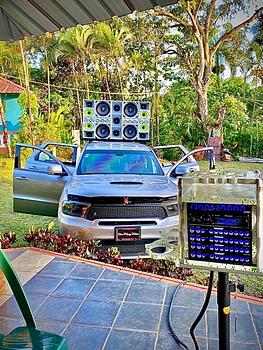 jeepetas y camionetas - vendo con o sin música en súper oferta está como nueva 
