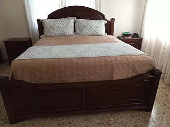 muebles y colchones - Juego de Habitacion en Caoba (King Size)