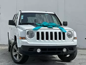 jeepetas y camionetas - JEEP PATRIOT LATITUD 2017Unico Dueño