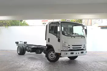 camiones y vehiculos pesados - Isuzu NPR 18 Pies 2024