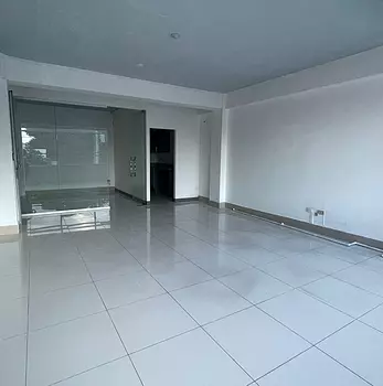 oficinas y locales comerciales - Alquilo Local En Los Prados Con Excelente Ubicación CÓDIGO: PD09

