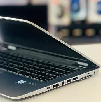 computadoras y laptops - Laptop hp elitebook 840 G4 core i5 7ma gen 12GB Ram 256GB SSD 