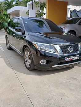 jeepetas y camionetas -  Nissan pathfinder 2015 como nueva poco uso en el país por motivo de viaje 