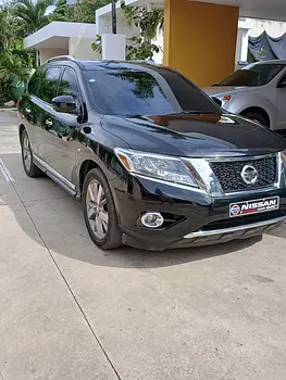 jeepetas y camionetas -  Nissan pathfinder 2015 como nueva poco uso en el país por motivo de viaje 
