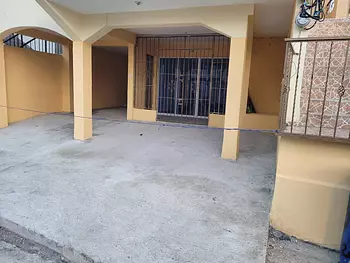 oficinas y locales comerciales - Casa para uso comercial o vivienda