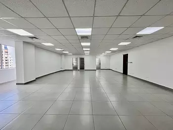 oficinas y locales comerciales - Oficina lista para mudarse en torre empresarial de Naco.