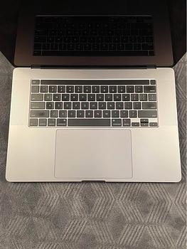 computadoras y laptops - MacBook Pro 2019 A2141 Core Intel i9 oportunidad
