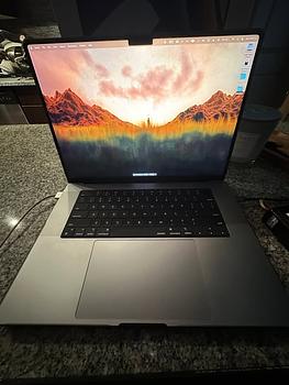 computadoras y laptops - MacBook Pro 16 M1 MAX, 32RAM, 1TB, 2021.