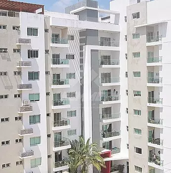 apartamentos - TORRE CON GIMNASIO Y PARQUEOS TECHADOS LA ESMERALDA SANTIAGO 