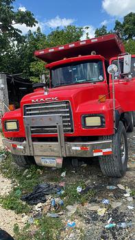 camiones y vehiculos pesados - CAMION VOLTEO MACK EN EXCELENTES CONDICIONES