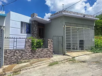 casas - Se vende casa con patio, en el Edén Villa Mella.