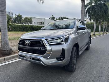 jeepetas y camionetas - 2023 Toyota Hilux Limited 