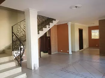 oficinas y locales comerciales - Alquilo Local 443 mts Los Prados
