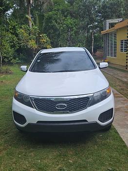 jeepetas y camionetas - SE VENDE KIA SORENTO 2012 RD$680,000 NEGOCIABLE 