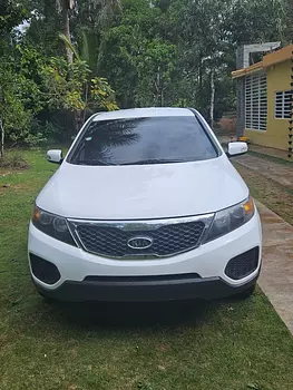 jeepetas y camionetas - SE VENDE KIA SORENTO 2012 RD$680,000 NEGOCIABLE 