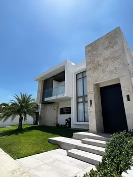 casas - Casa Lujosa de Venta en Residencial Cerrado, Llanos de Gurabo
