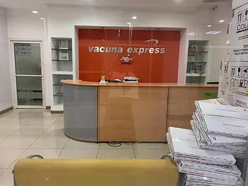 oficinas y locales comerciales - Local Comercial en la Plaza Naco