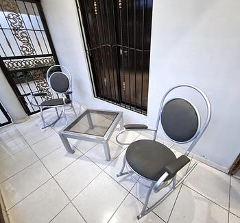 muebles y colchones - Mecedoras en hierro y mesita de madera en cristal