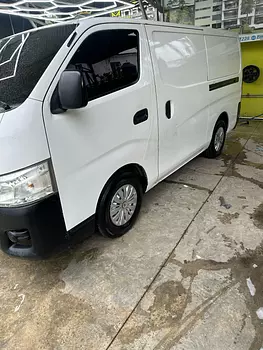 jeepetas y camionetas - Nissan urvan 2016