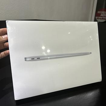 computadoras y laptops - MACBOOK AIR M1 13" 256GB 8GB RAM SELLADA OFERTA‼️