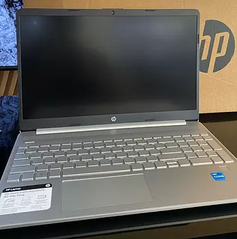 computadoras y laptops - Hermosa Lapto Hp 15-dy2131wm i3 11Ava Gen. $21,0008gb ram 256gb ssd 