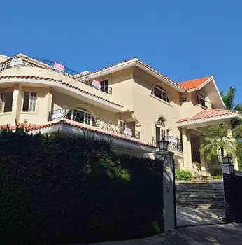 casas - Venta Hermosa Mansión De 3 Niveles En Zona Exclusiva De Los Ríos PD06