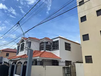 casas - CASA EN VENTA EN URB. ROSA.