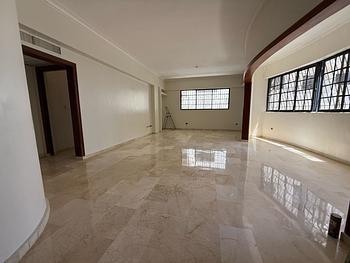 apartamentos - Alquiló Evaristo morales piso 4 tres hab con su ba