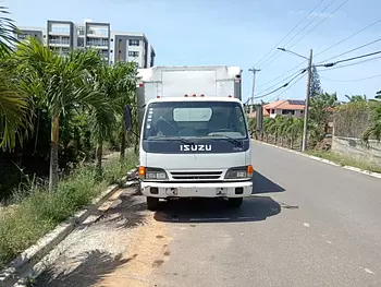 camiones y vehiculos pesados - Camión Isuzu 2003