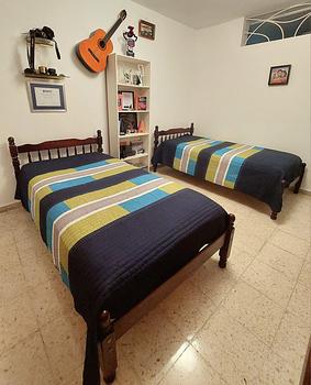 muebles y colchones - Camas twin en caoba con colchon