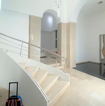casas - Venta  de  amplia casa en Los Cacicazgos
