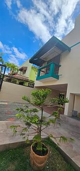 casas - Casa en alquiler en Villa Claudia