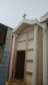 otros inmuebles - Bóveda funeraria familiar con capacidad 7 nichos