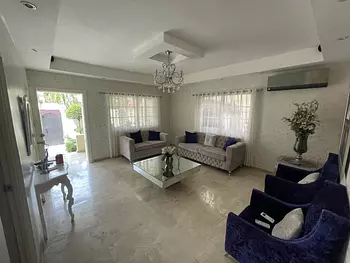 casas - Casa Amueblada en Arroyo Hondo, Santo Domingo 