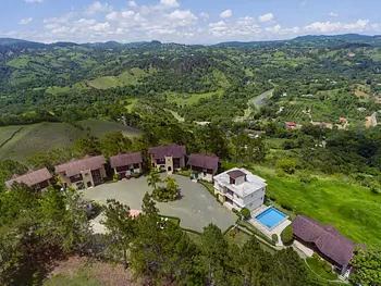 otros inmuebles - Propiedad Jarabacoa con 6 villas y 4 apartamentos