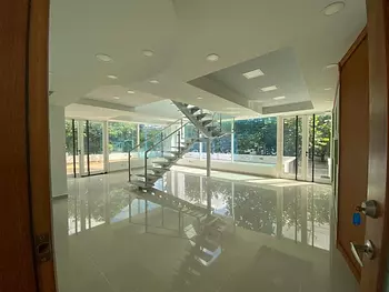 oficinas y locales comerciales - Se alquila hermoso Local de 2 niveles para oficina o consultorios