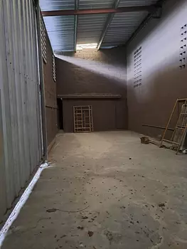 otros inmuebles - Alquilo Nave  150  mts próximo al km 14 aut Duarte 
