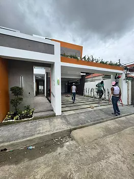casas - Casa en venta en la autopista de San Isidro 