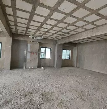oficinas y locales comerciales - Alquilo Local 76  mts 3er   piso Torre Corporativa en Evaristo
